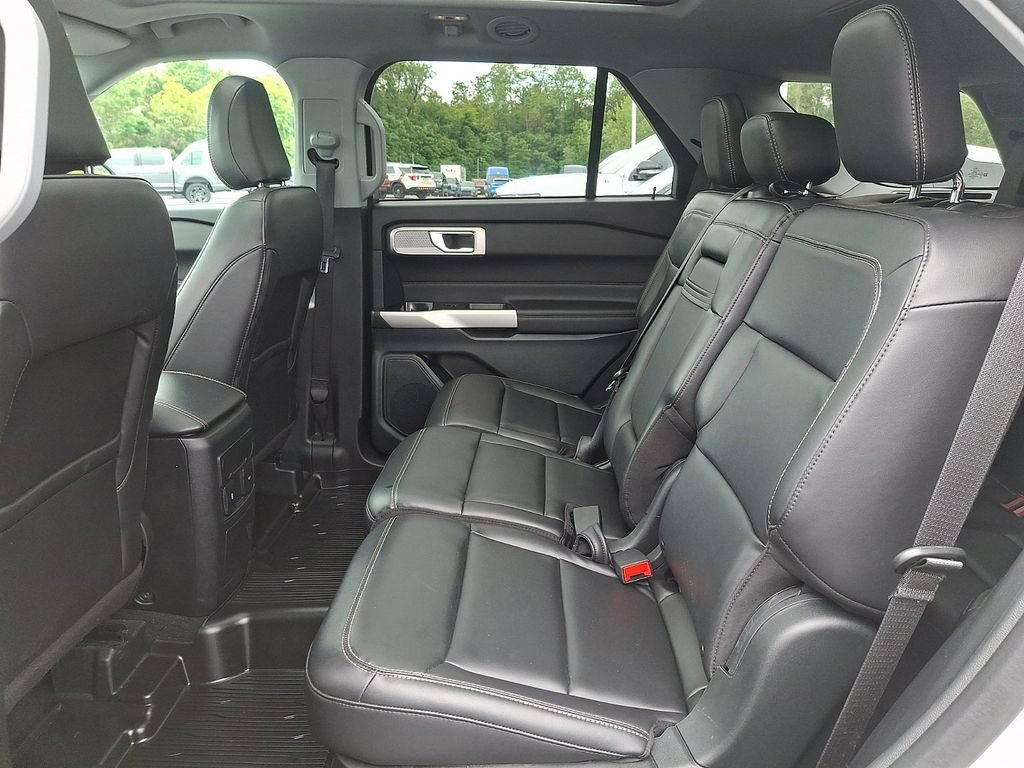 Certified 2023 Ford Explorer XLT w/ Equipment Group 202A AWD/4WD image 10