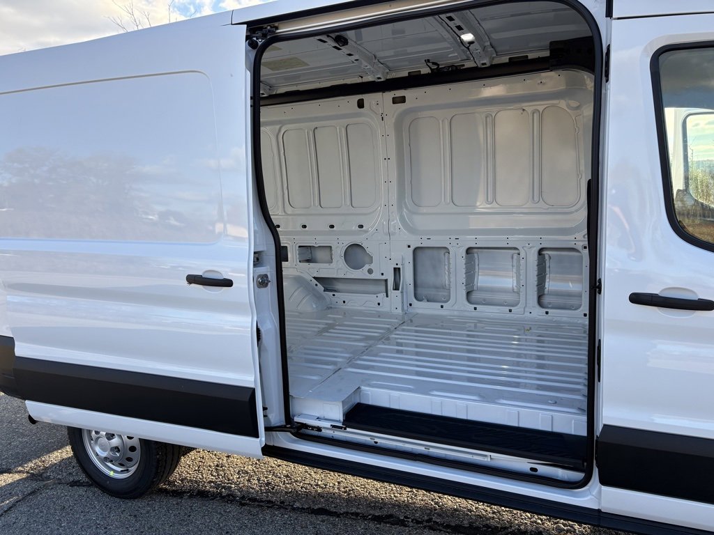 New 2026 Ford Transit 250 148 Medium Roof Extended AWD image 23