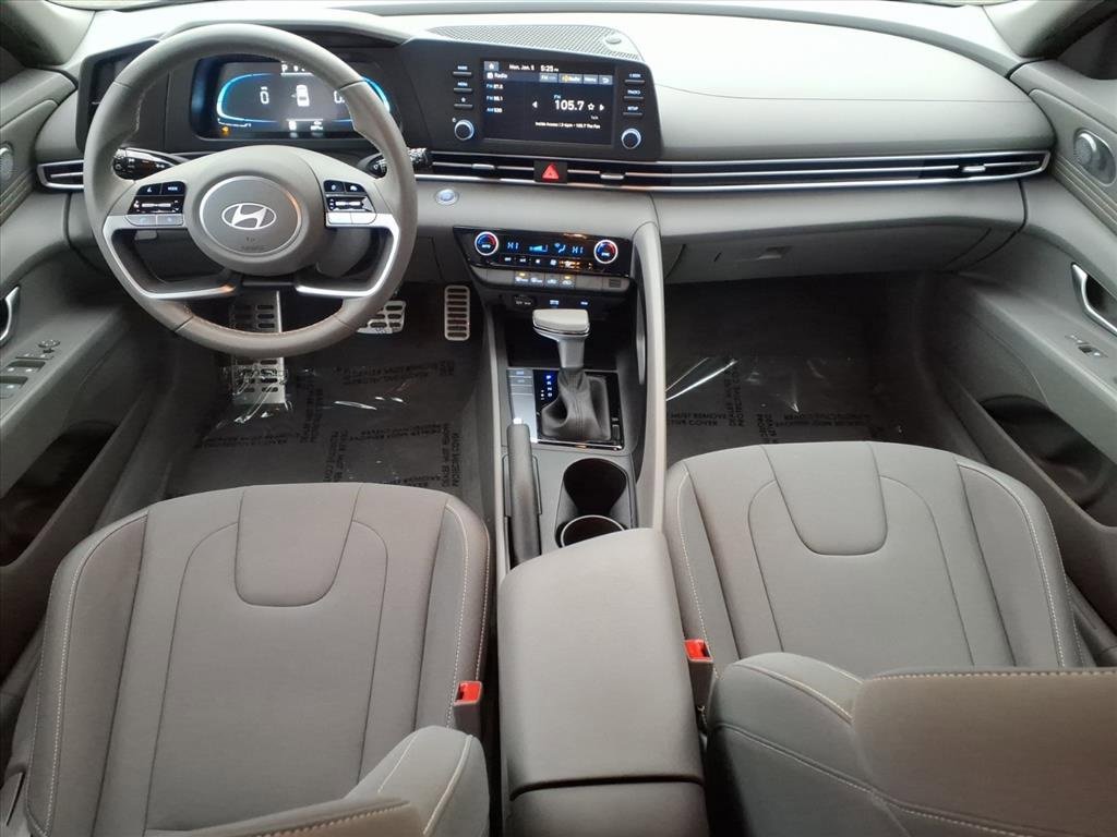 Used 2025 Hyundai Elantra Sport image 20