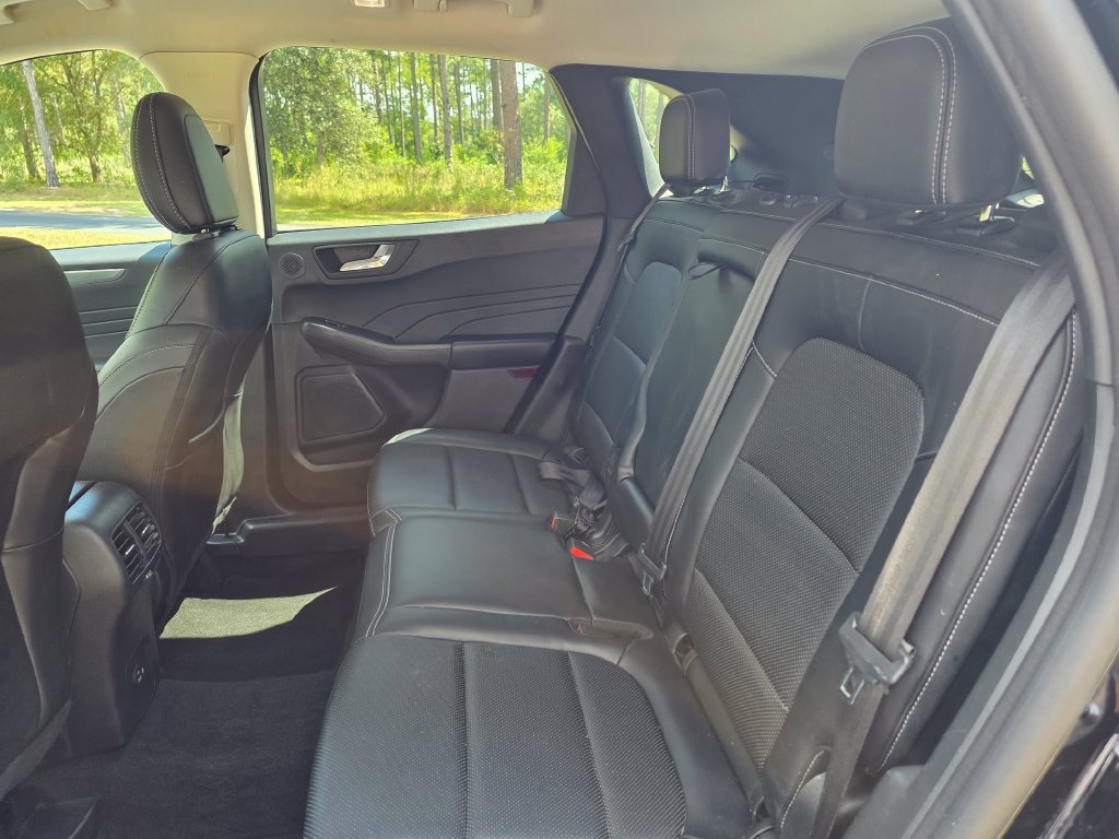 Used 2021 Ford Escape Titanium AWD/4WD image 16