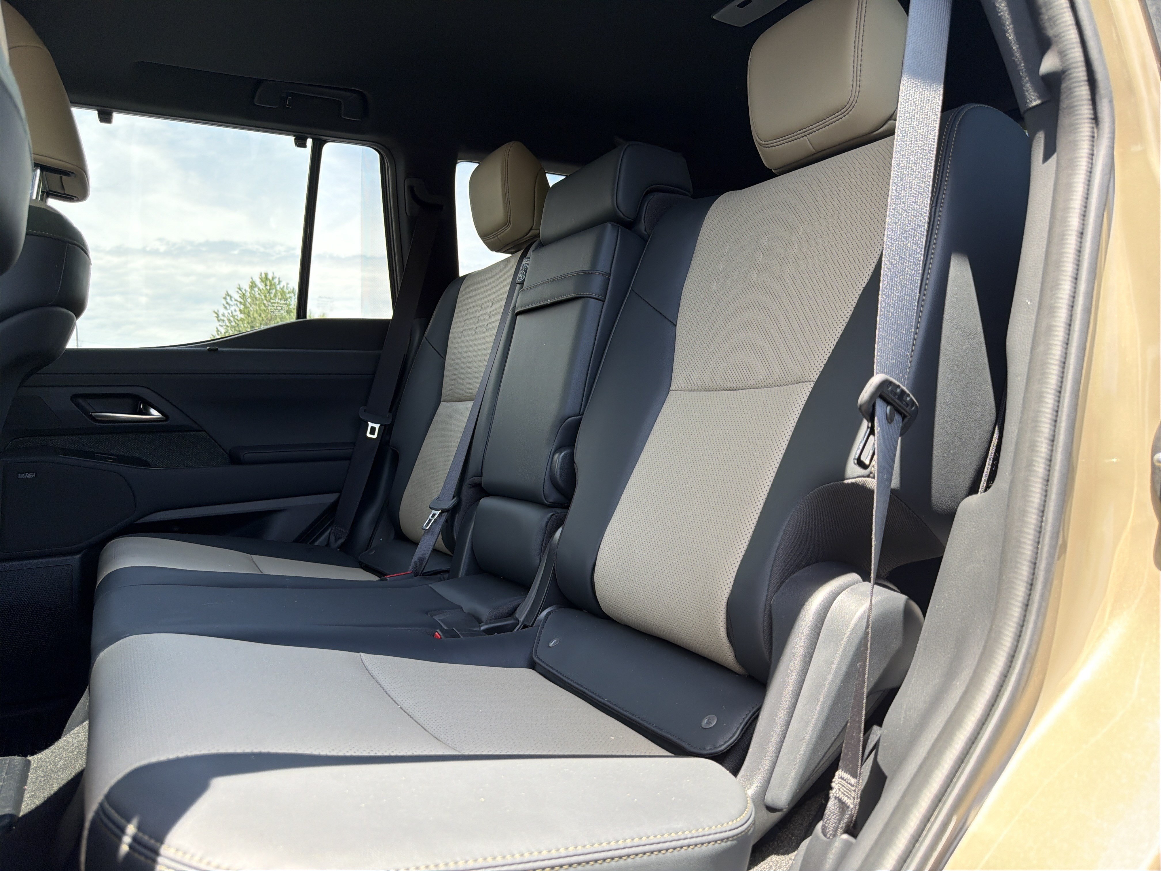 Used 2025 Lexus GX 550 AWD/4WD image 8