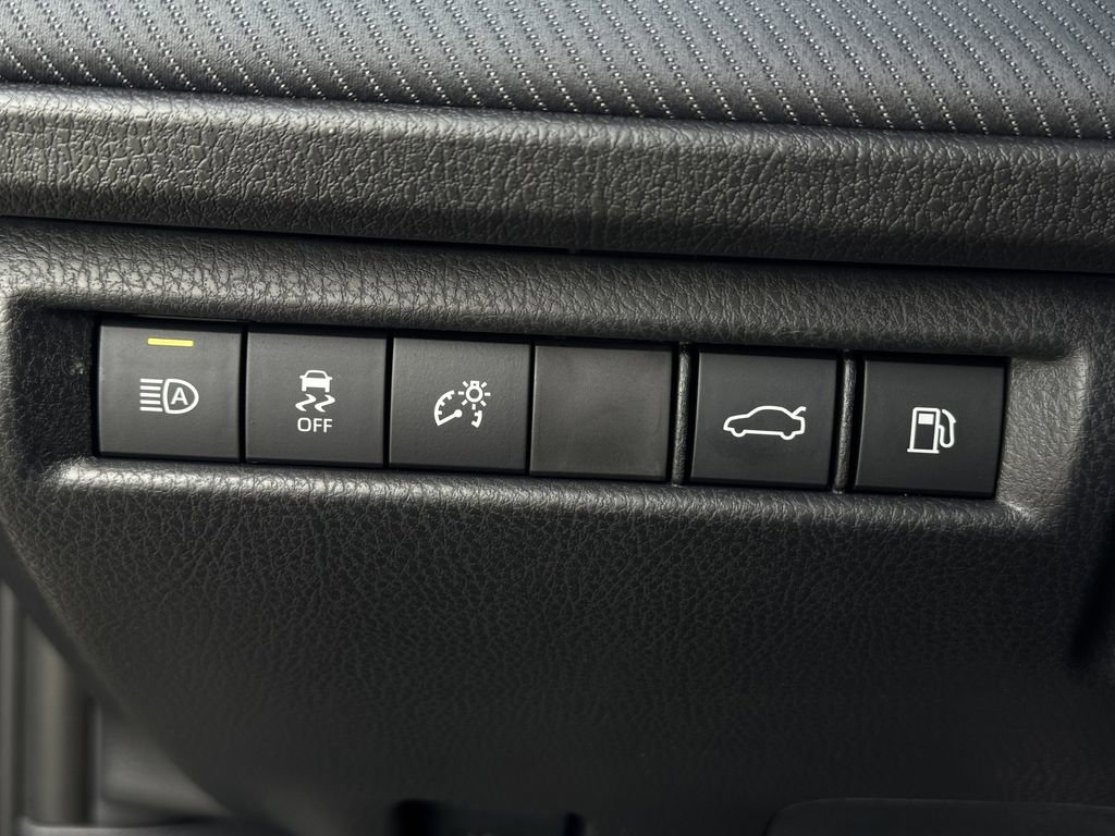 Used 2025 Toyota Camry SE FWD image 24