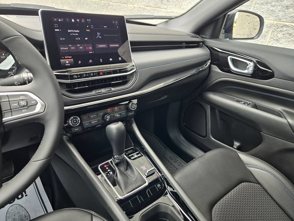 New 2026 Jeep Compass Latitude AWD/4WD image 22