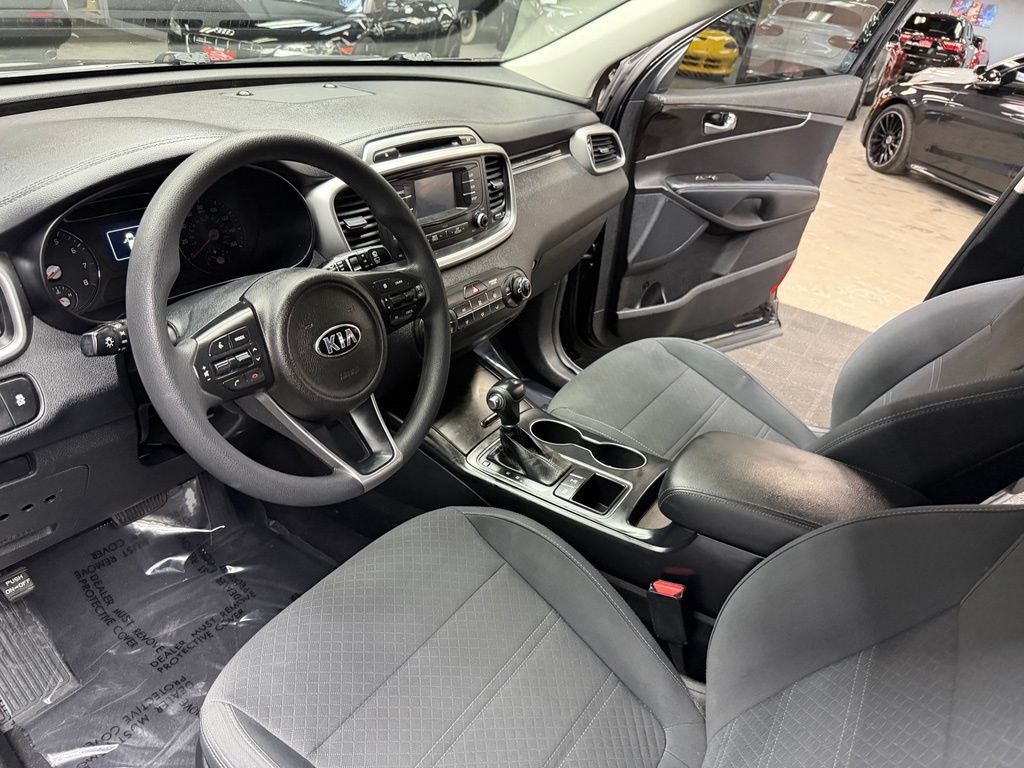 Used 2017 Kia Sorento AWD image 30