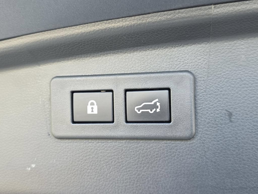 Used 2022 Subaru Outback Touring XT AWD/4WD image 16