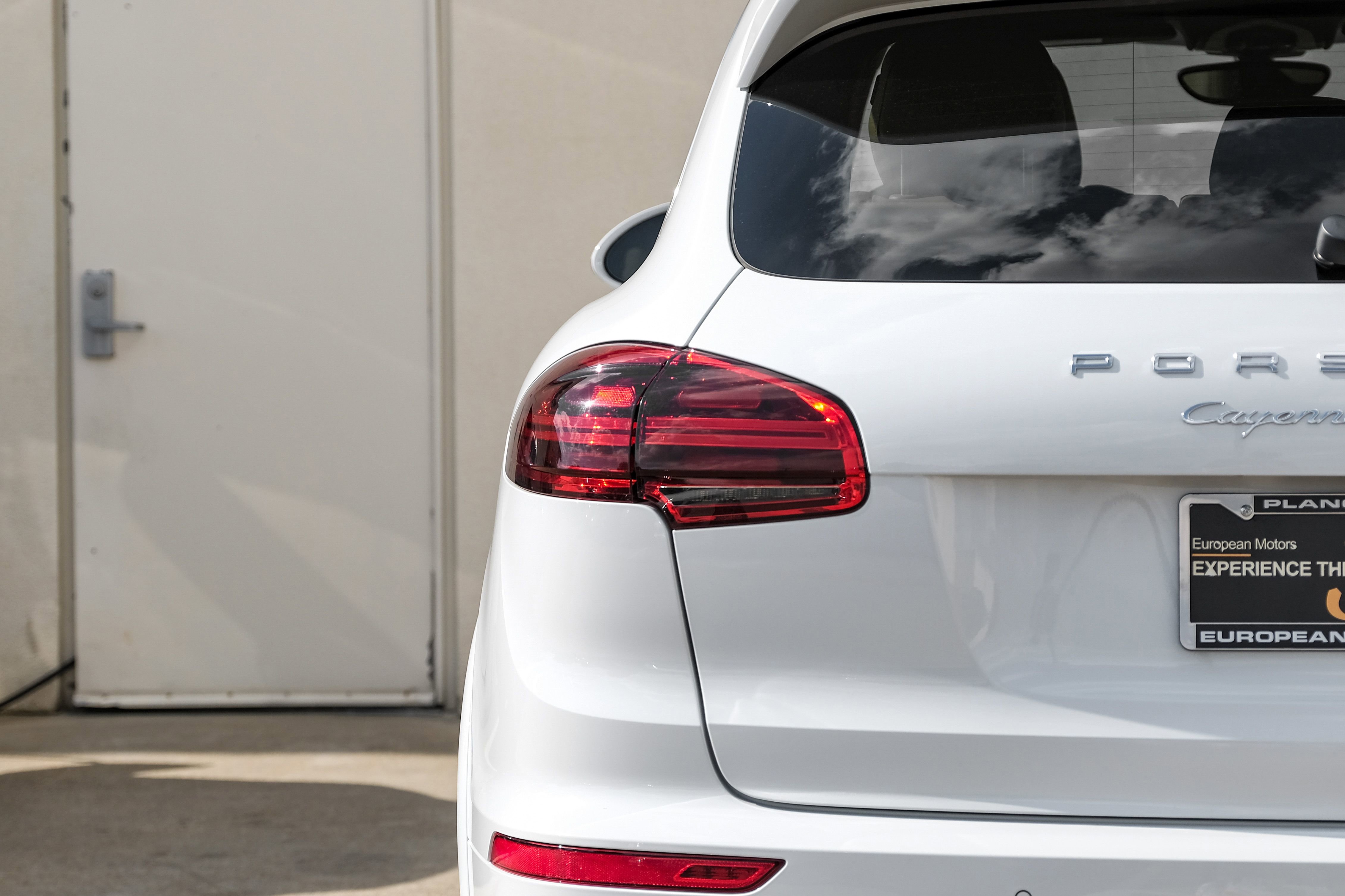 Used 2016 Porsche Cayenne Turbo w/ Premium Plus Package AWD/4WD image 46