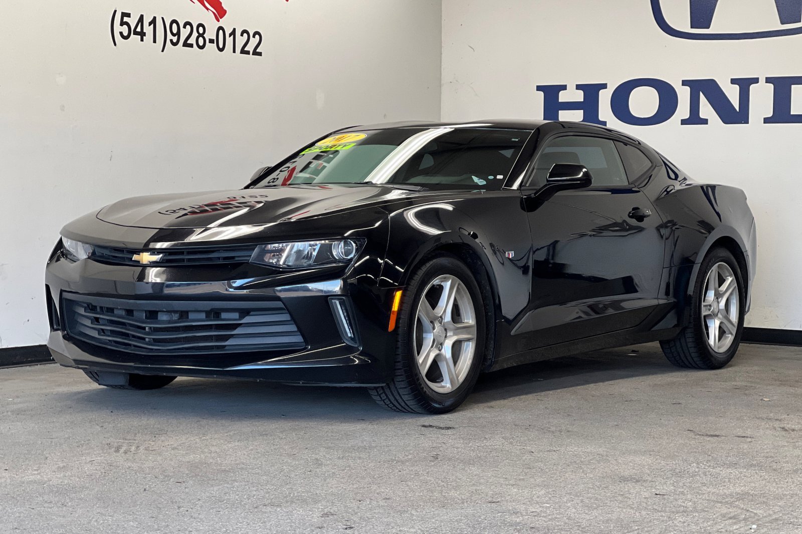 Used 2017 Chevrolet Camaro LT image 7