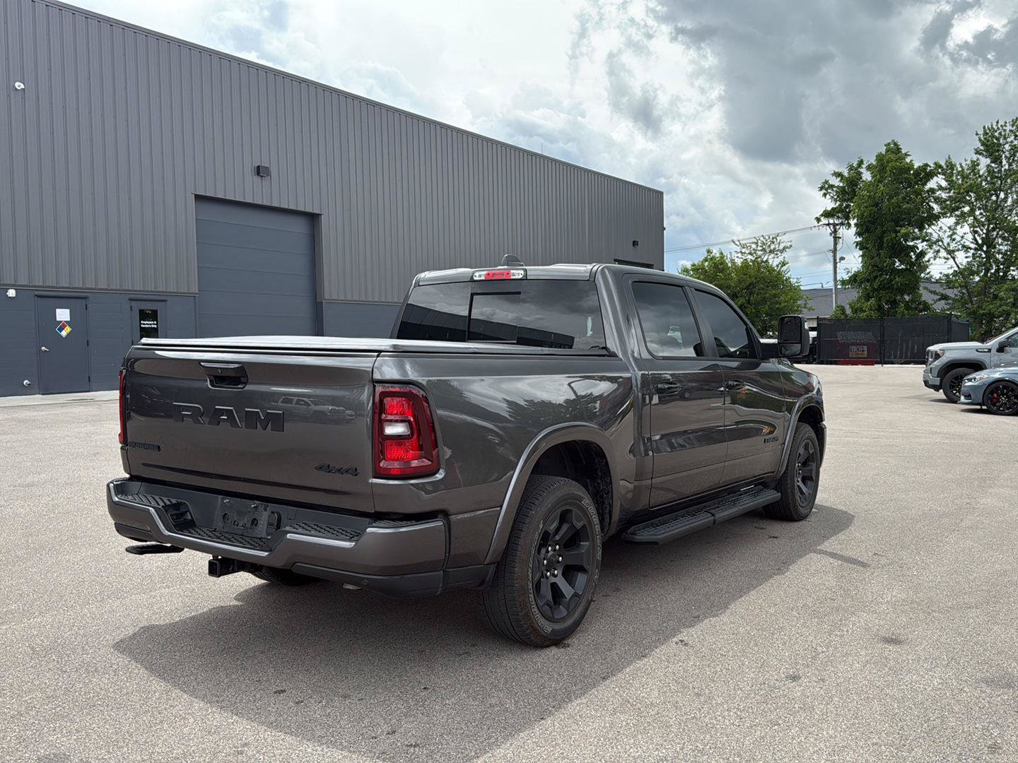 Used 2025 RAM 1500 Big Horn AWD/4WD image 3