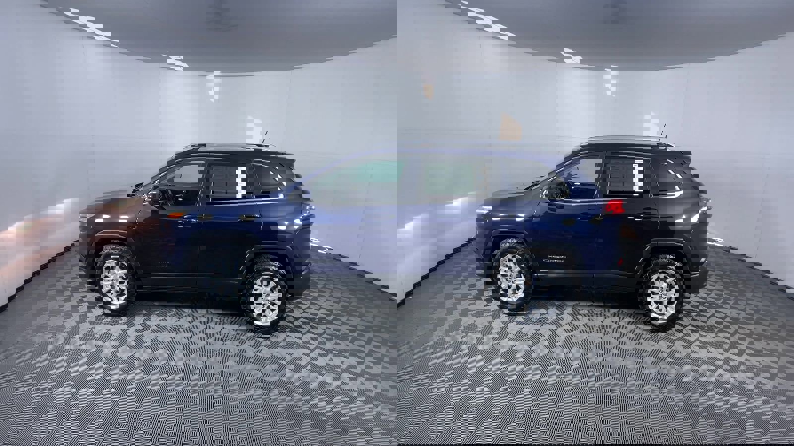 Used 2016 Jeep Cherokee Latitude w/ Cold Weather Group image 5