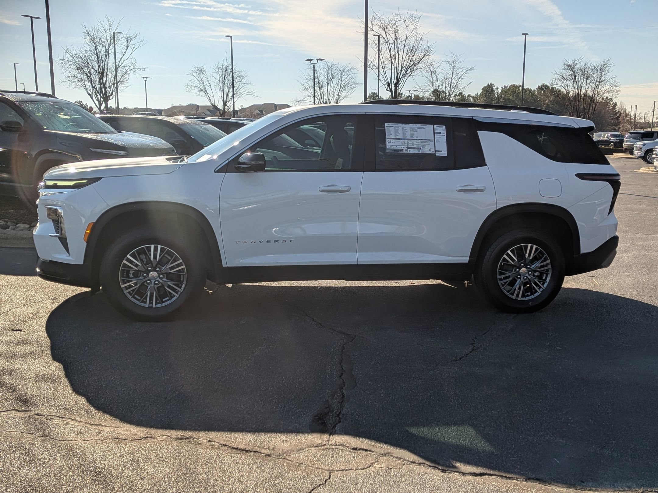 New 2026 Chevrolet Traverse LT w/ Driver Confidence Package FWD image 5