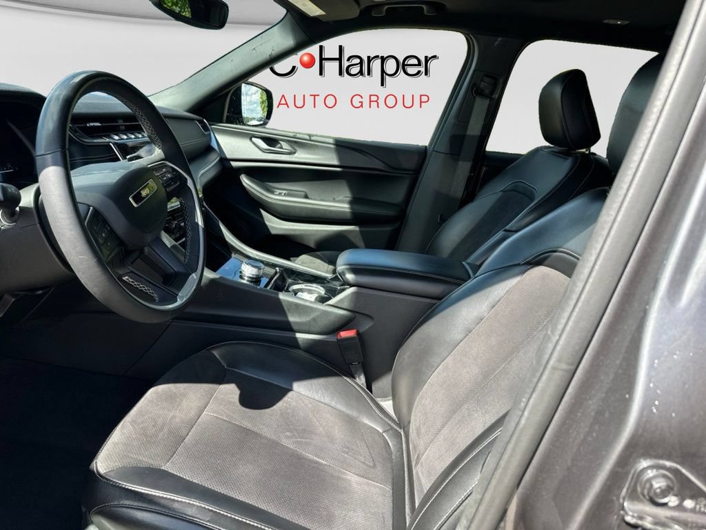 Used 2023 Jeep Grand Cherokee L Laredo AWD/4WD image 9