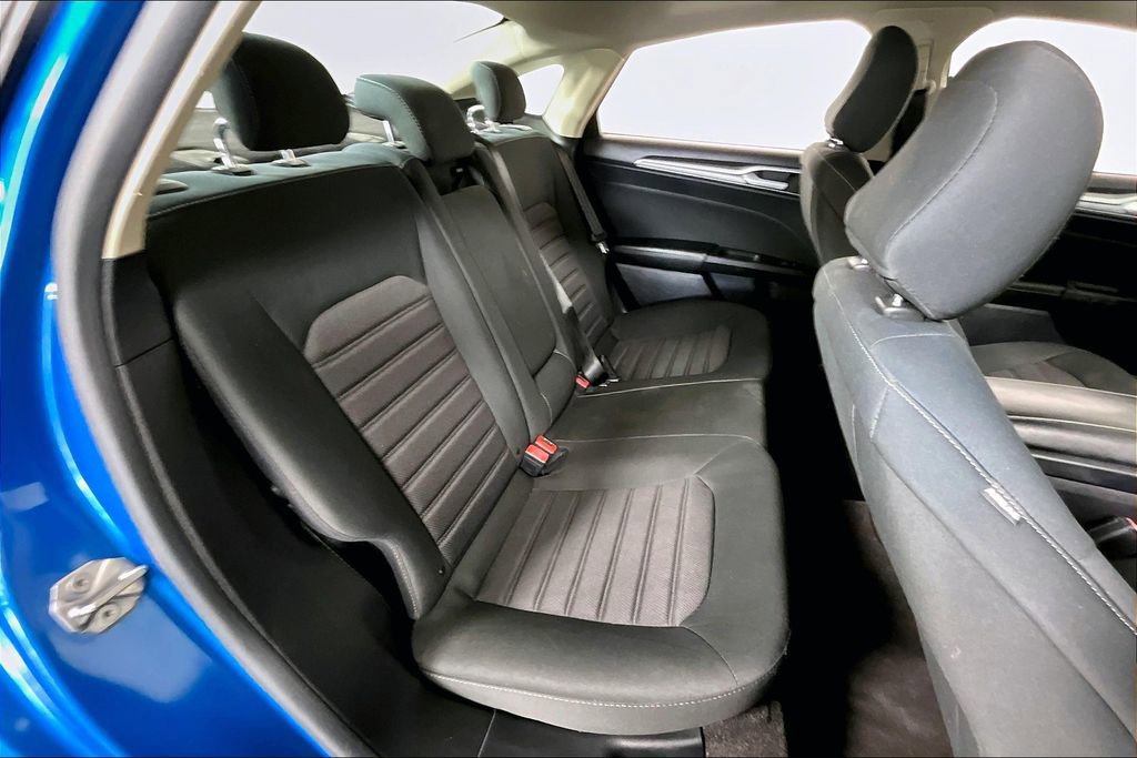 Used 2020 Ford Fusion SE image 27