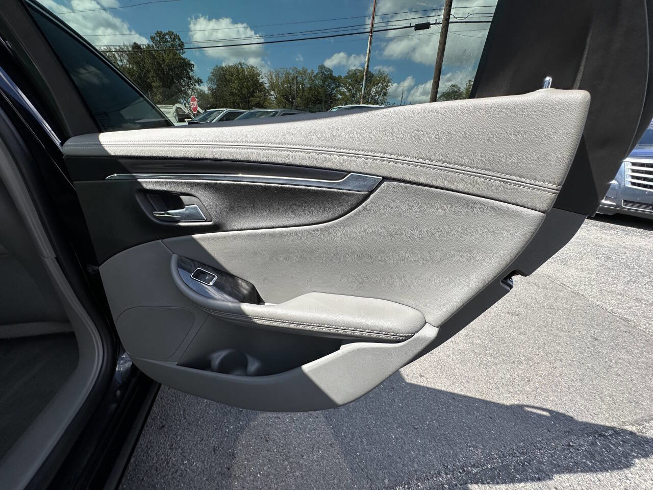 Used 2014 Chevrolet Impala LT w/ Convenience Package FWD image 15
