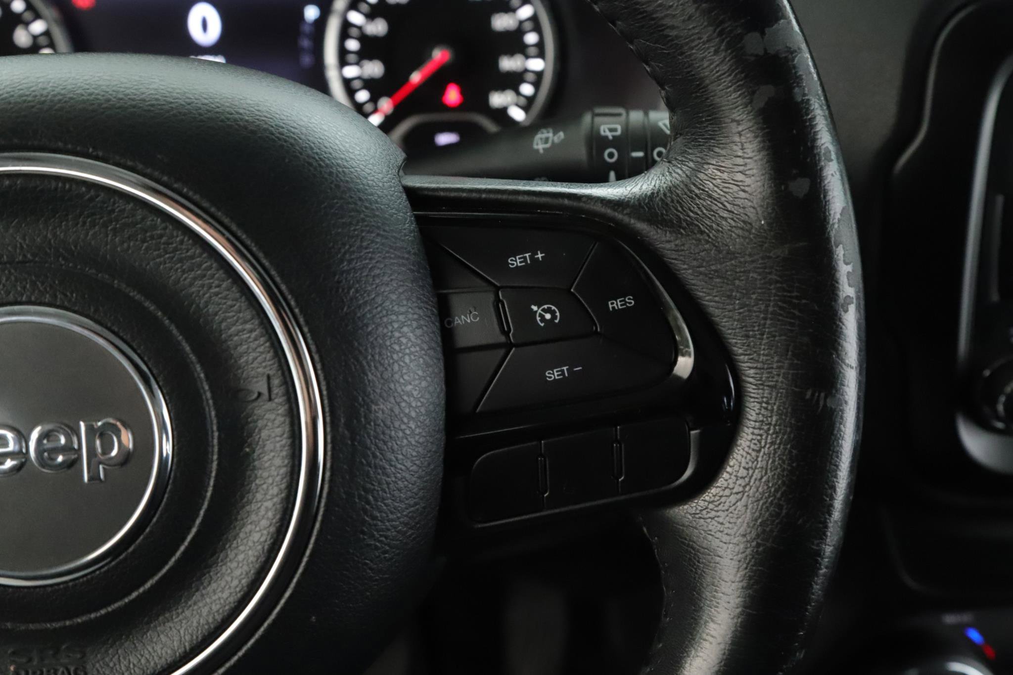 Used 2017 Jeep Renegade Altitude image 9