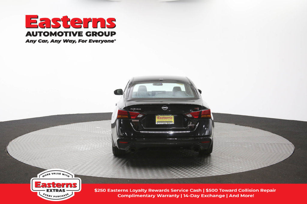 Used 2023 Nissan Altima 2.0 SR FWD image 41