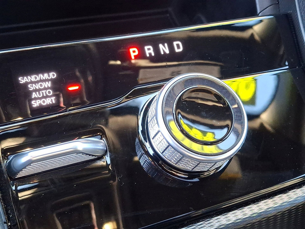 Used 2024 Jeep Grand Cherokee Limited image 12