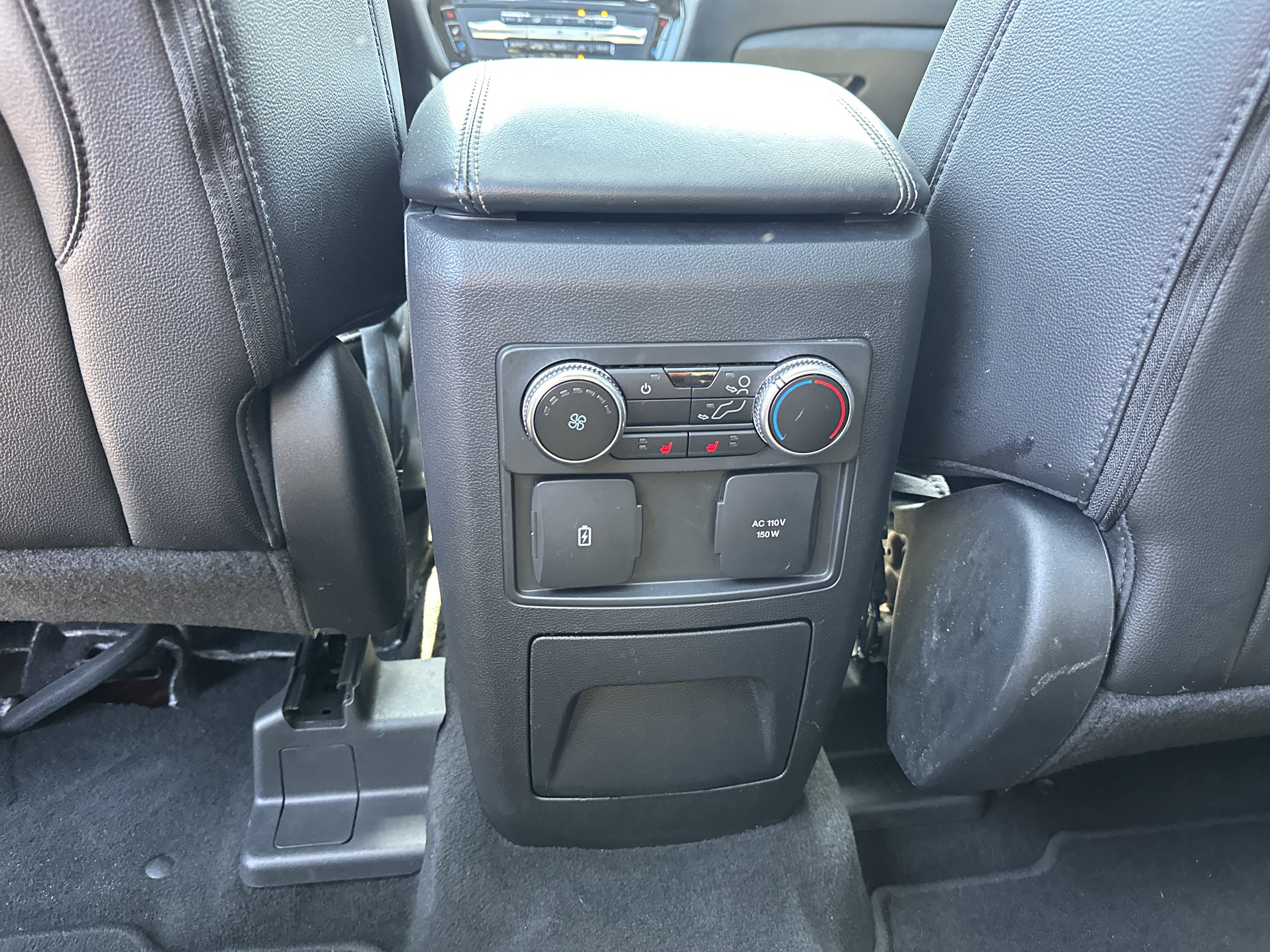 Used 2023 Ford Explorer Limited w/ Limited Technology Package RWD image 23
