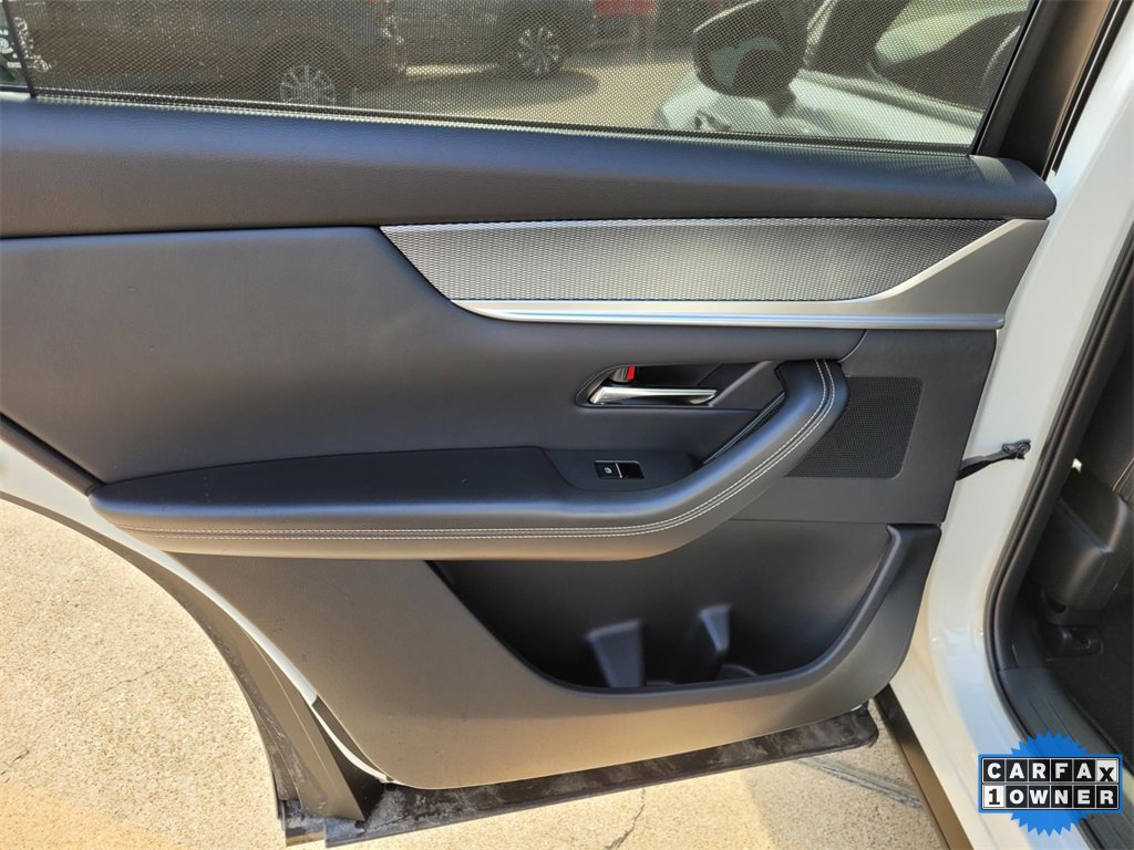 Used 2025 MAZDA CX-70 3.3 Turbo S w/ Premium Package image 16