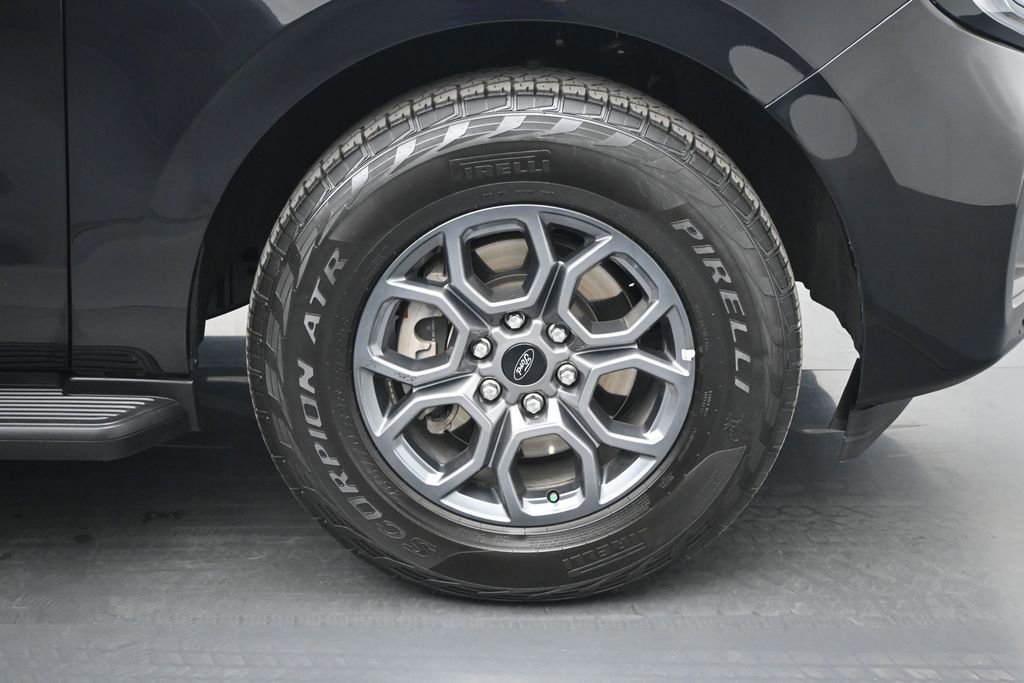 Certified 2025 Ford Expedition Active AWD/4WD image 26
