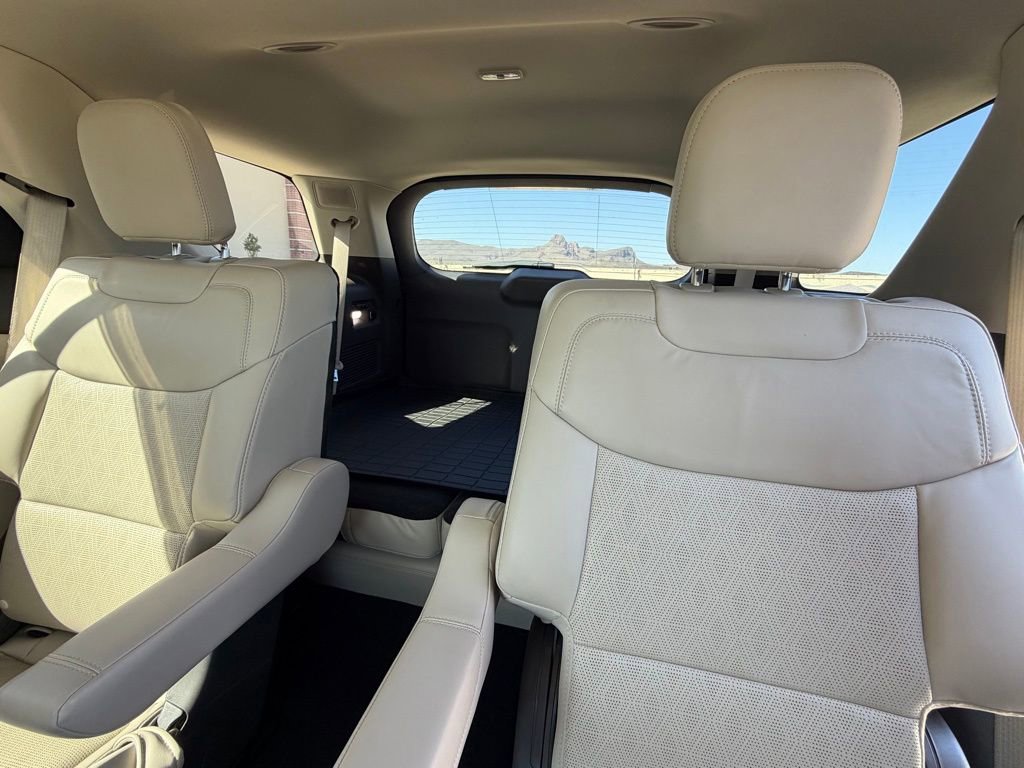 Used 2022 Ford Explorer Platinum w/ Equipment Group 601A AWD/4WD image 12