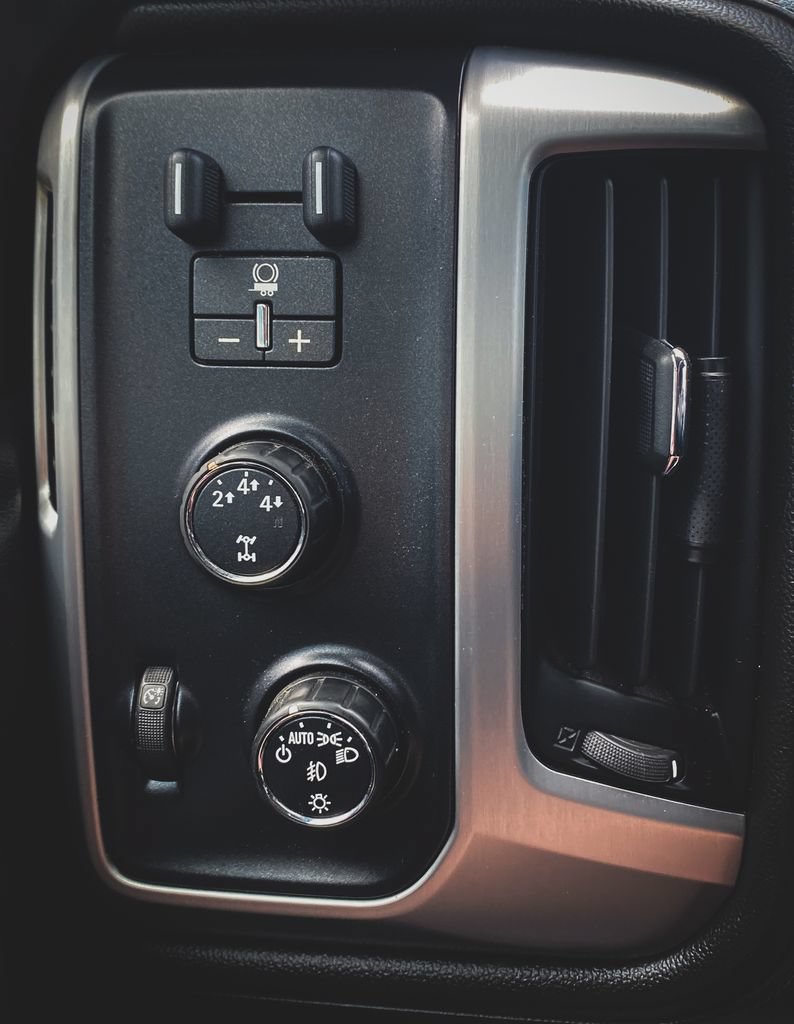 Used 2015 GMC Sierra 3500 SLT AWD/4WD image 10