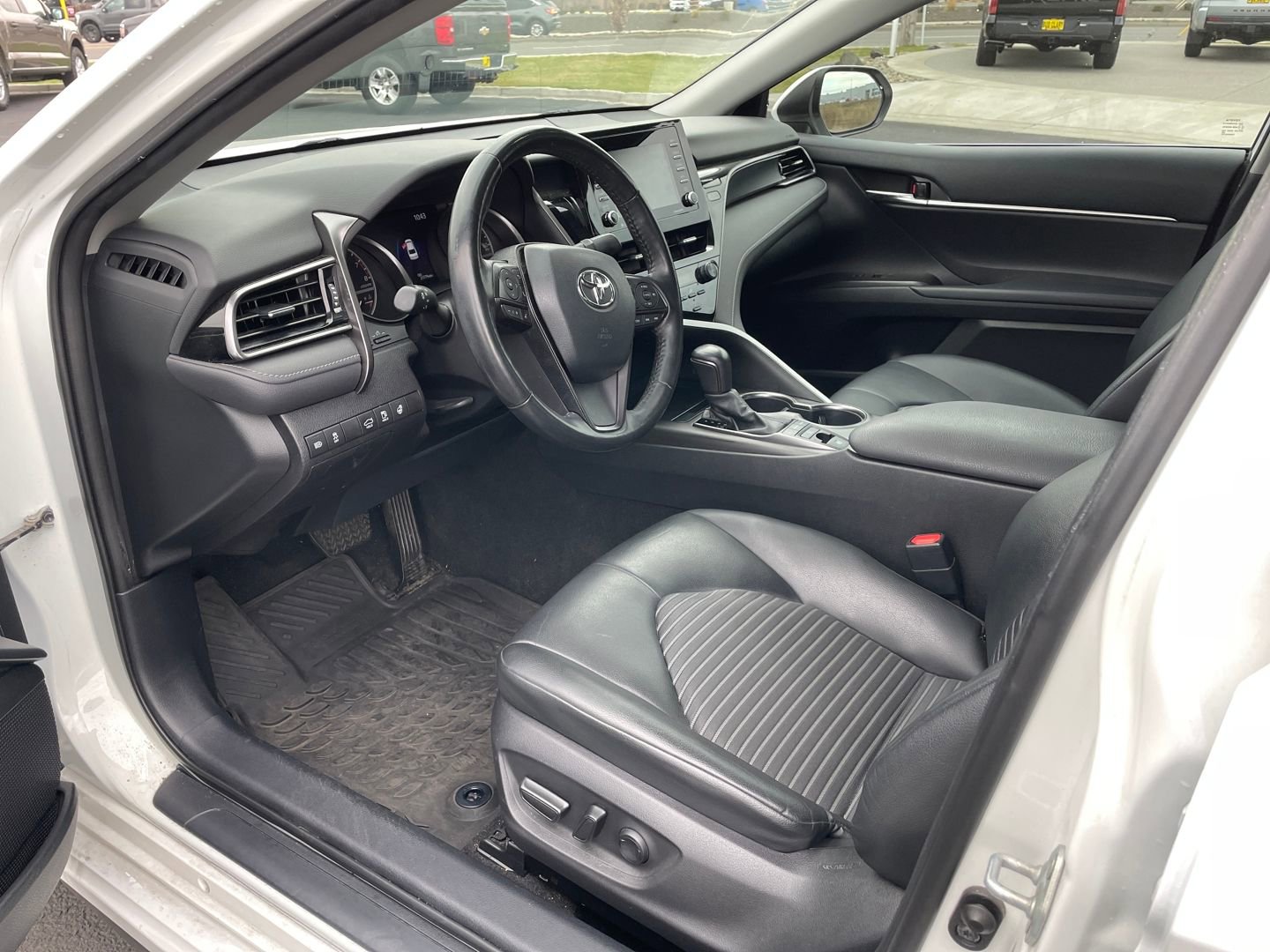 Certified 2022 Toyota Camry SE image 10