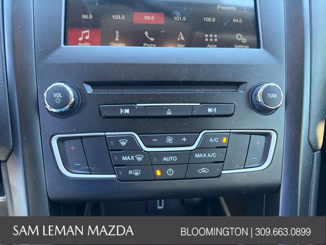 Used 2018 Ford Fusion SE w/ Equipment Group 201A FWD image 5