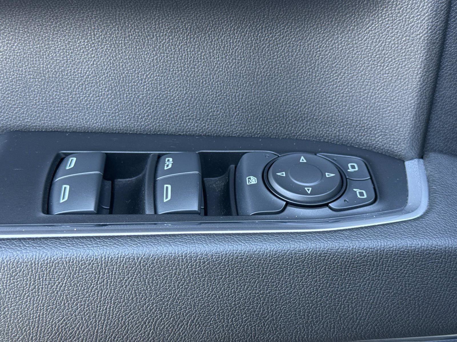 Used 2024 Chevrolet Silverado 1500 LT image 15