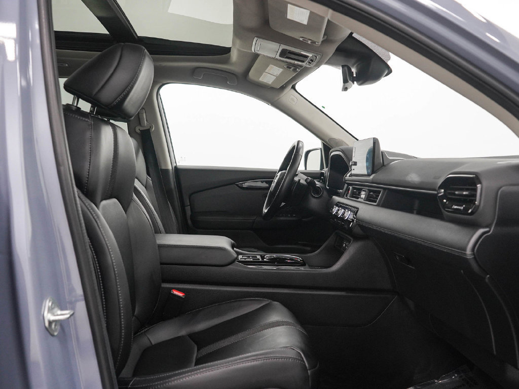Used 2023 Honda Pilot Touring image 13