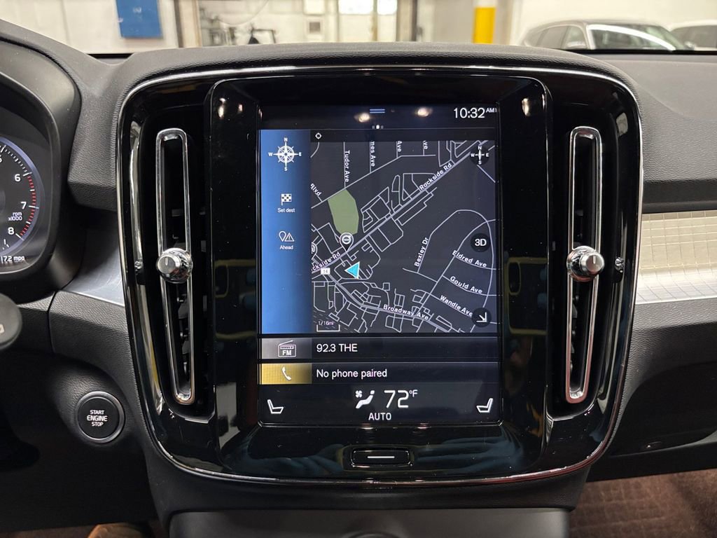 Used 2019 Volvo XC40 T4 Momentum image 25