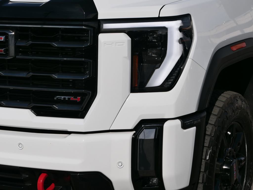 Used 2024 GMC Sierra 2500 AT4 w/ AT4 Preferred Package image 9