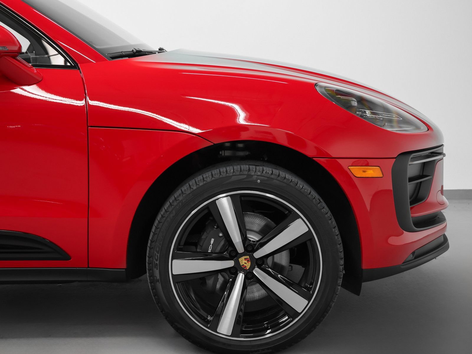 Certified 2026 Porsche Macan AWD/4WD image 15