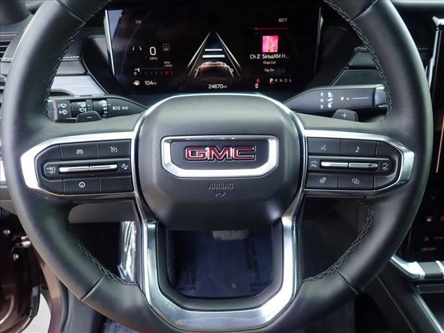 Used 2025 GMC Acadia Elevation image 12
