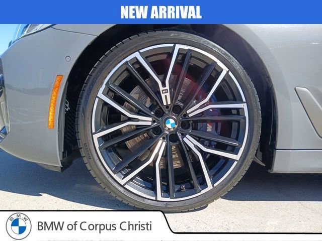 Used 2021 BMW M550i xDrive w/ Executive Package image 5