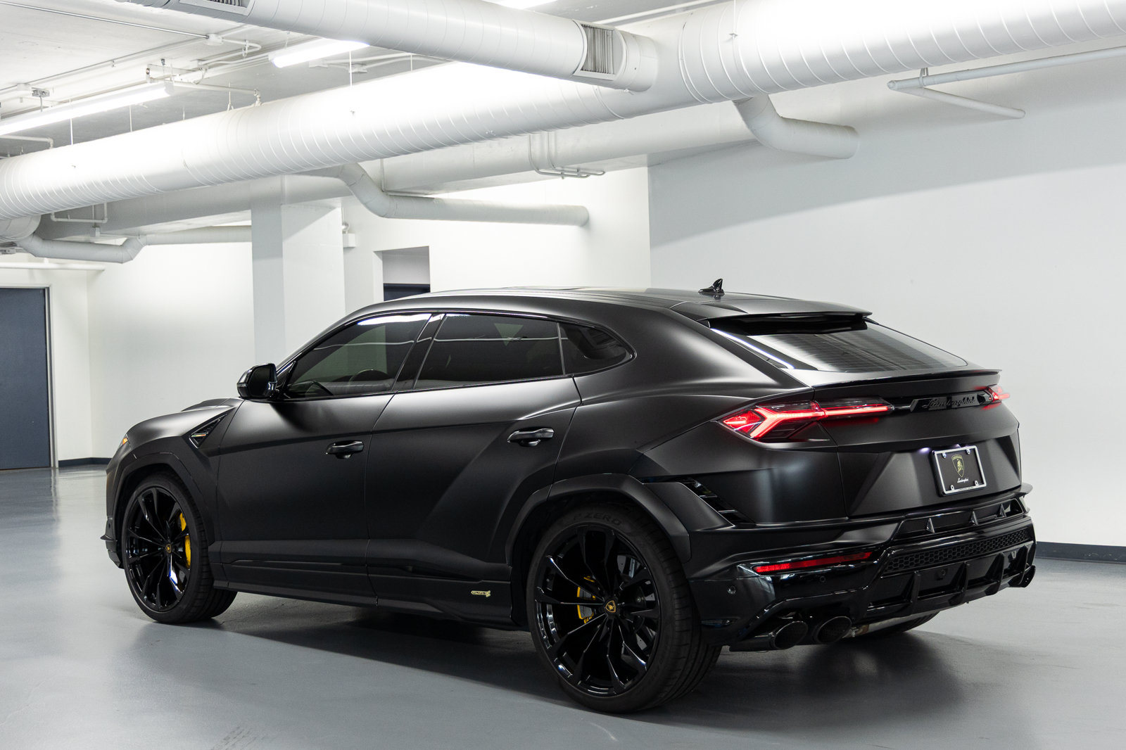 Used 2024 Lamborghini Urus S AWD/4WD image 4