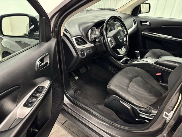 Used 2018 Dodge Journey SE w/ Connectivity Group FWD image 12