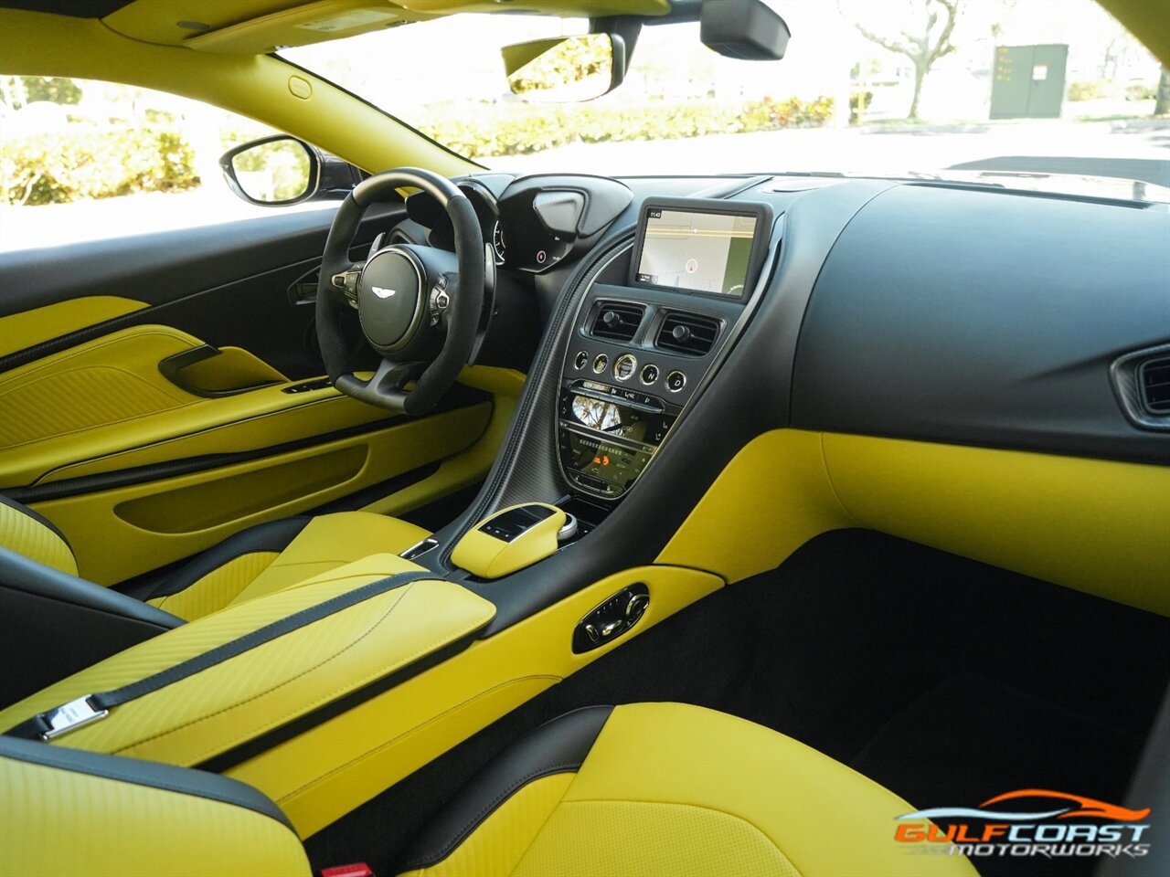Used 2023 Aston Martin DBS Coupe RWD image 39