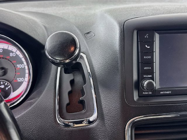 Used 2020 Dodge Grand Caravan SXT FWD image 16