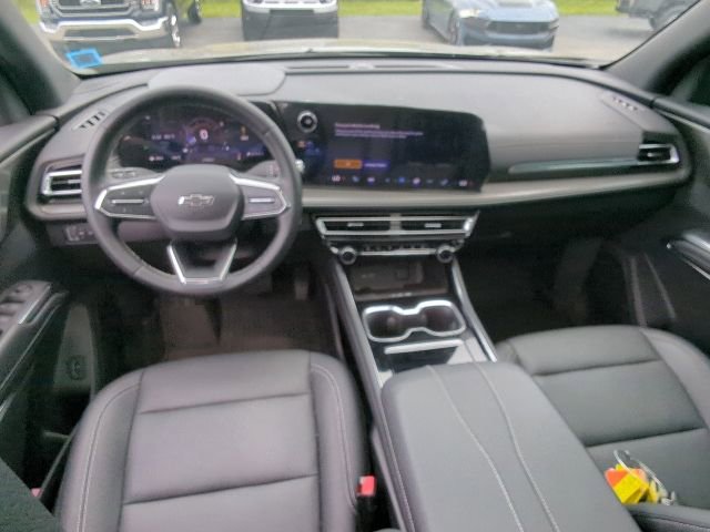 Used 2024 Chevrolet Traverse LT w/ Midnight/Sport Edition AWD/4WD image 16