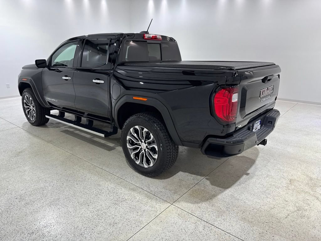 Used 2026 GMC Canyon Denali AWD/4WD image 3