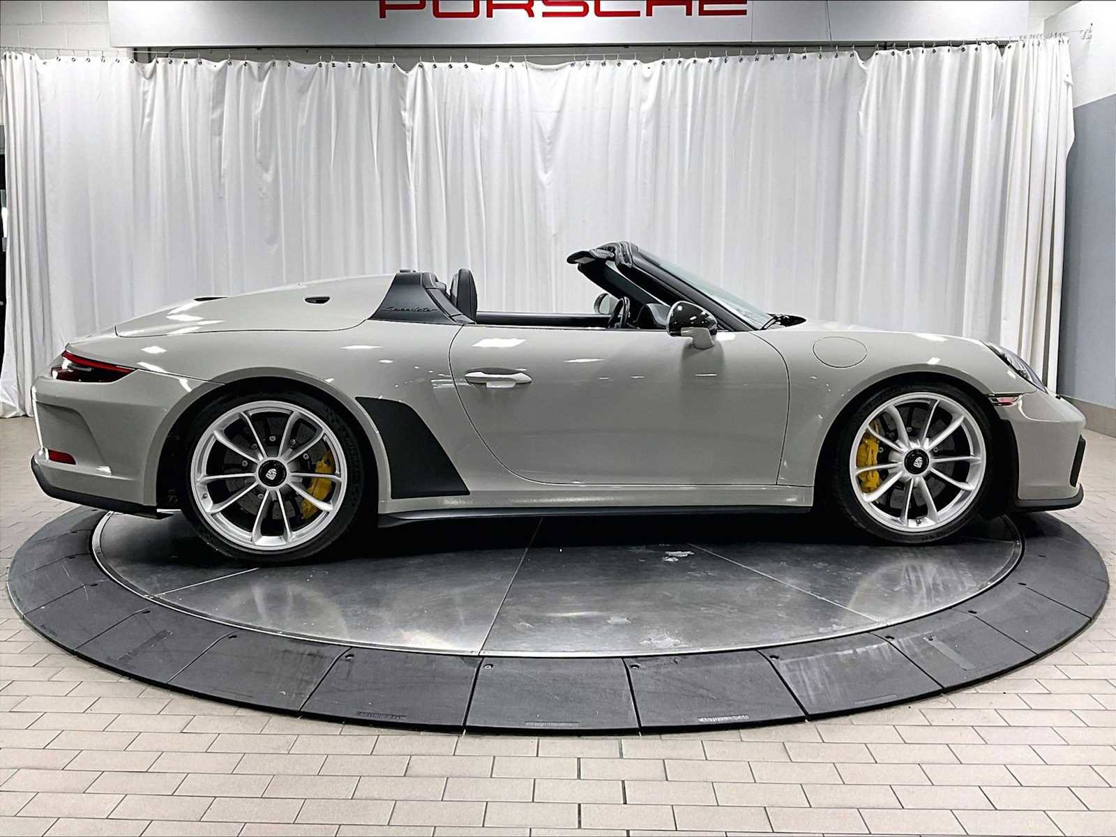 Used 2019 Porsche 911 Speedster image 11