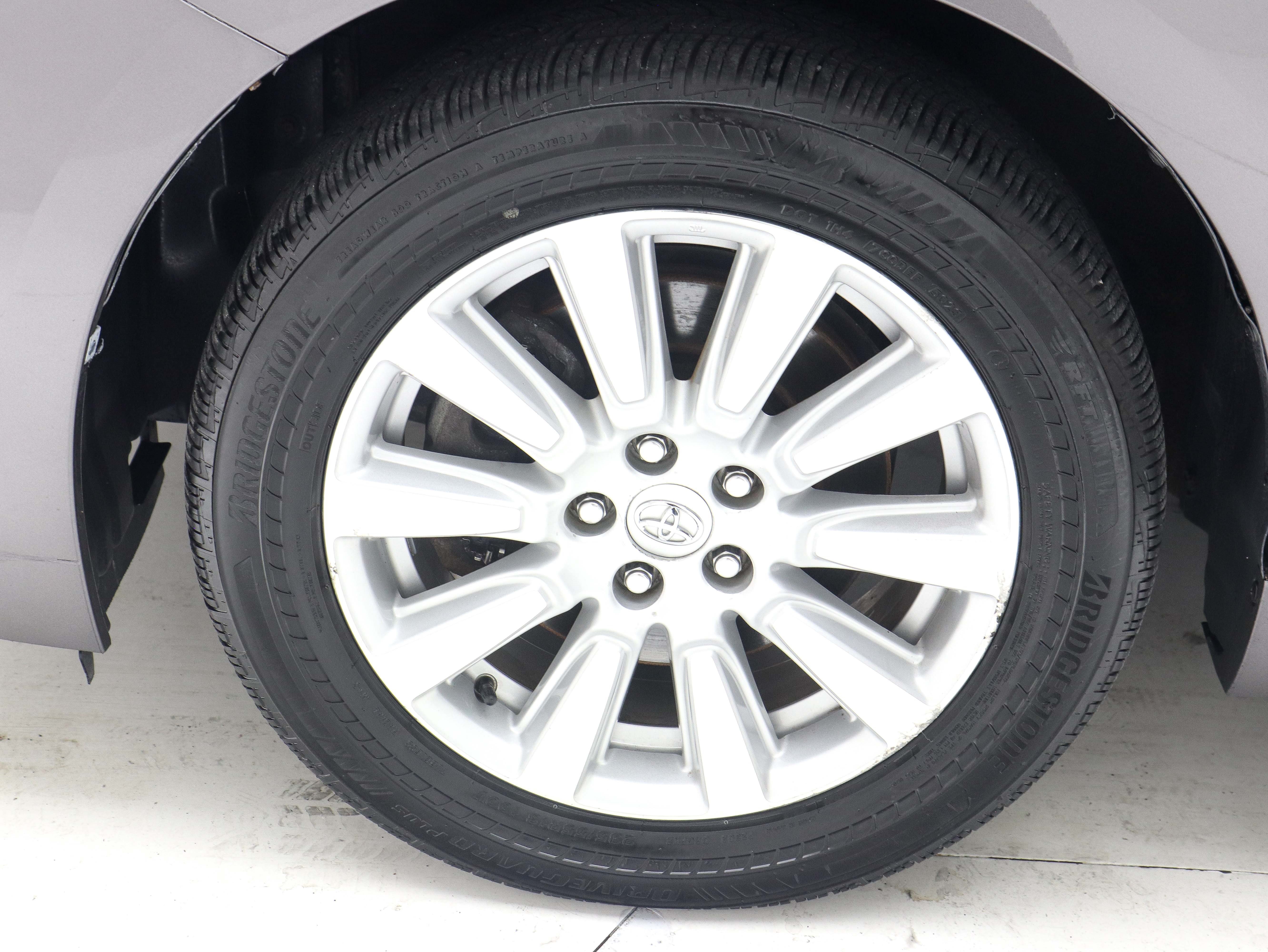 Used 2017 Toyota Sienna XLE AWD/4WD image 27