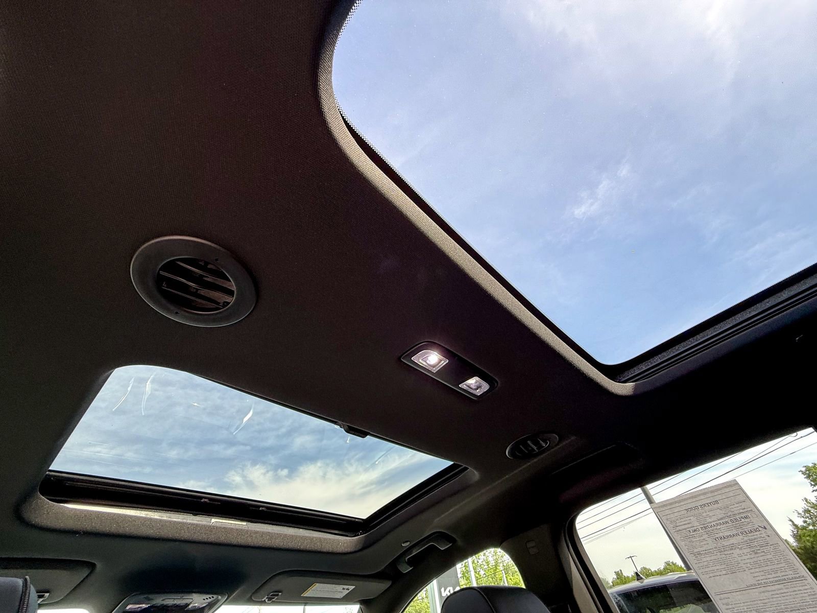 Used 2023 Chevrolet Traverse RS AWD/4WD image 37