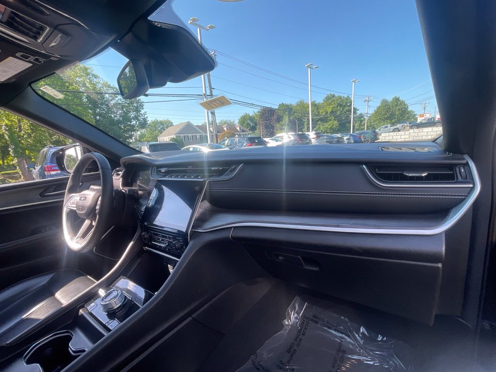 Used 2024 Jeep Grand Cherokee Limited 4xe AWD/4WD image 13