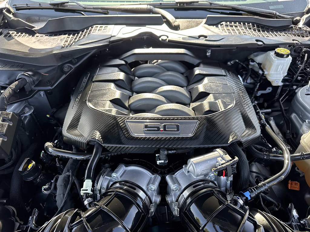 Used 2025 Ford Mustang GT Premium RWD image 38