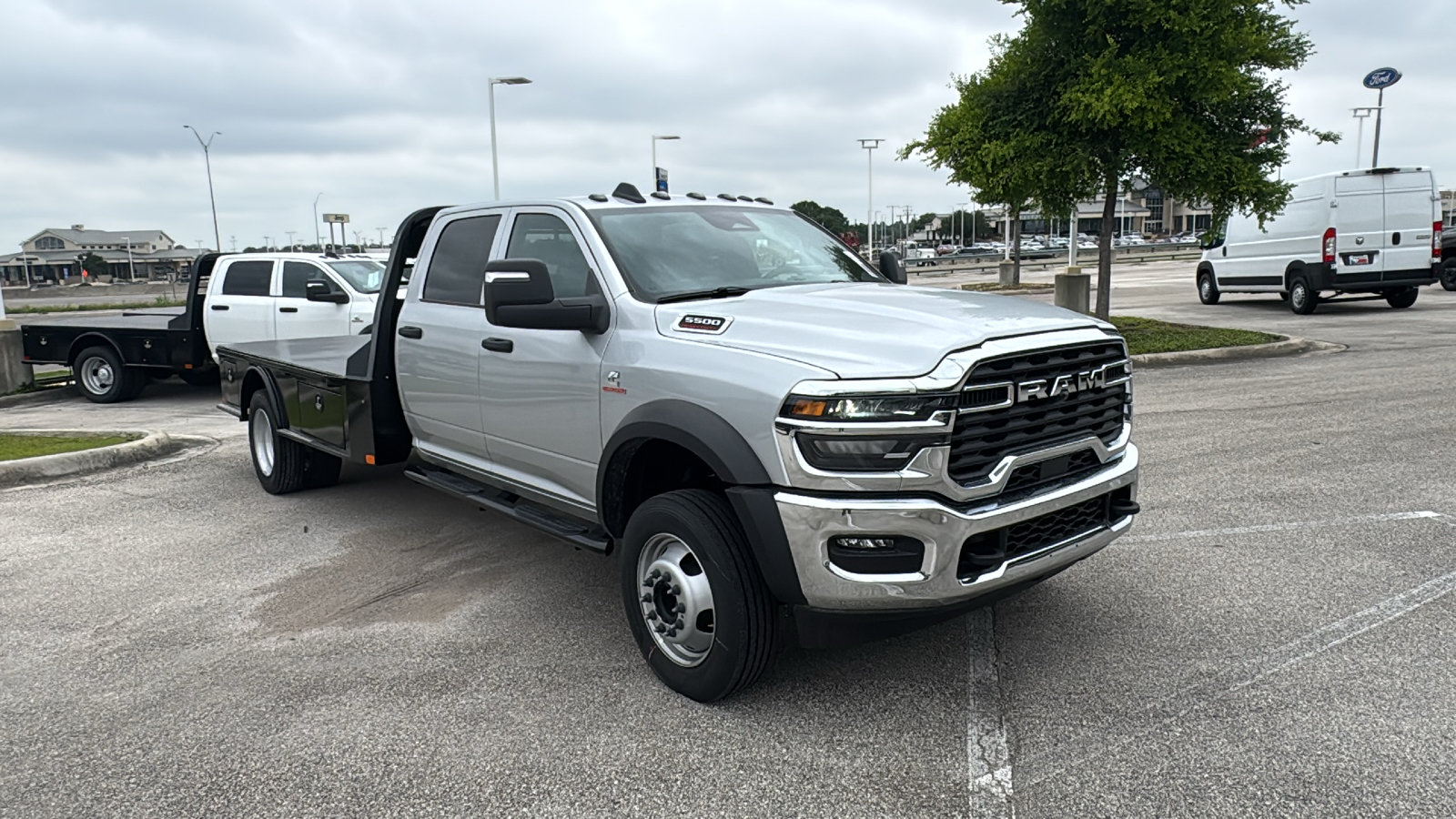 New 2026 RAM 5500 Tradesman w/ Chrome Appearance Group AWD/4WD image 3