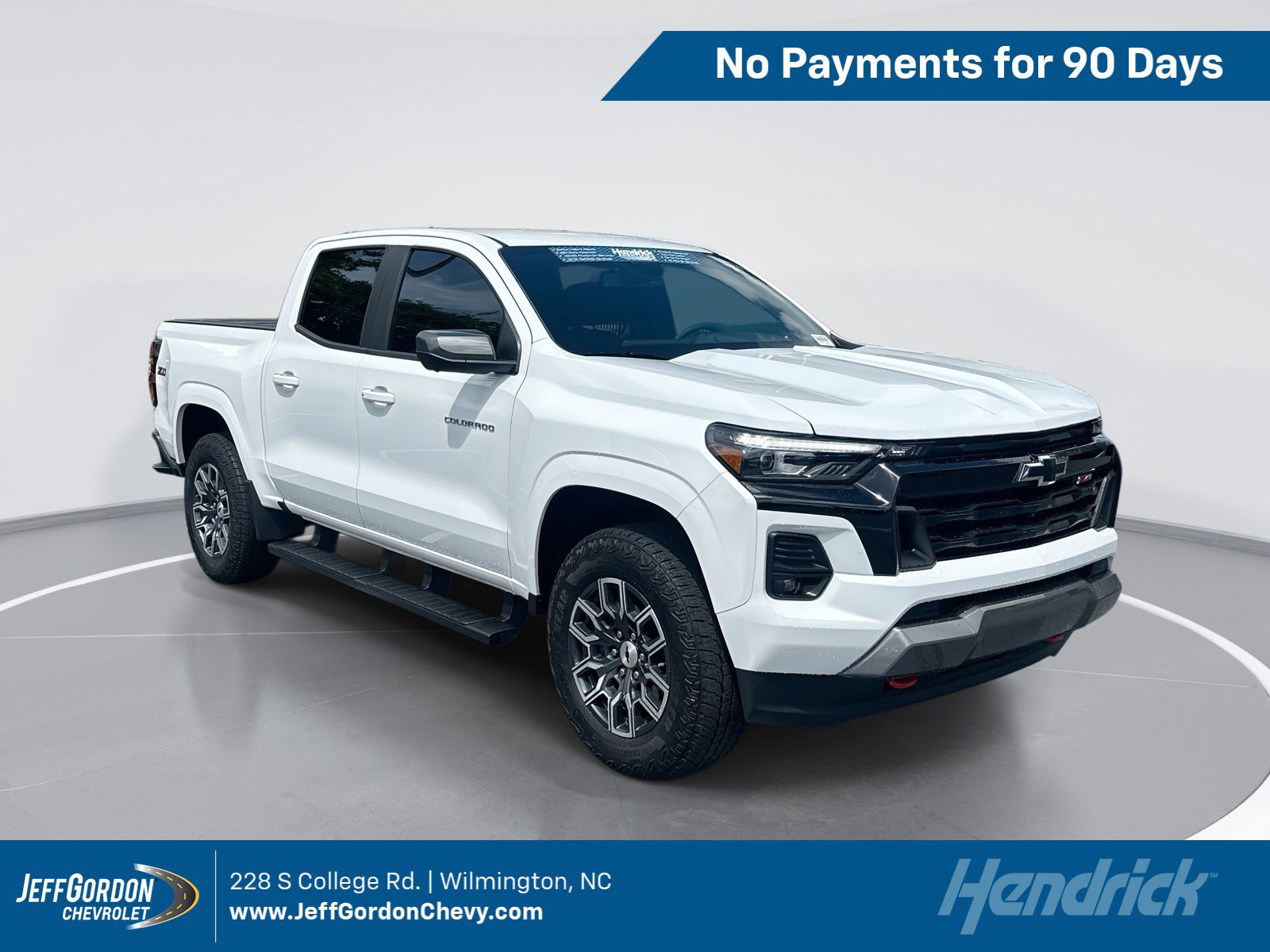 Used 2025 Chevrolet Colorado Z71 w/ Technology Package AWD/4WD image 1