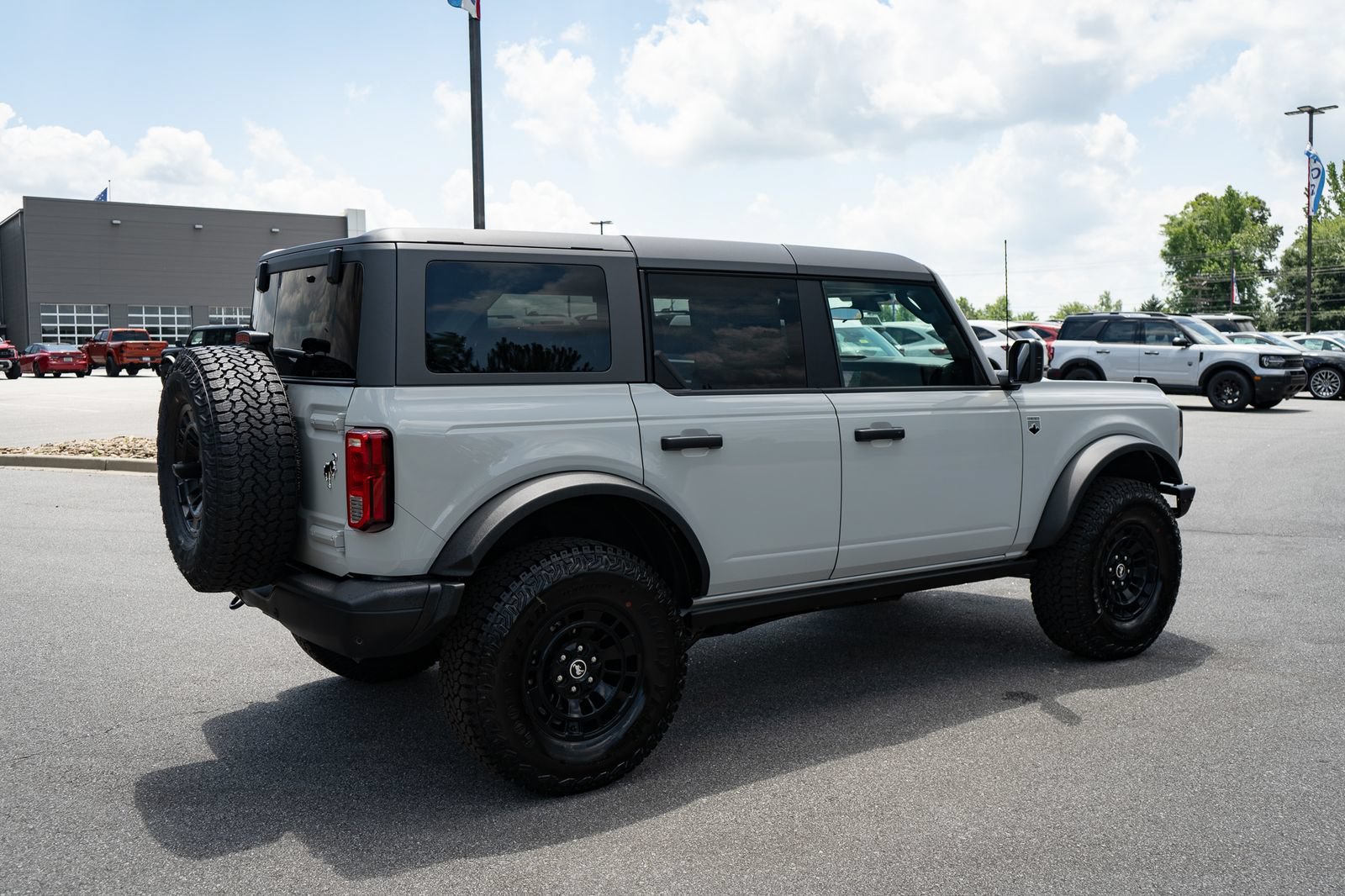 New 2026 Ford Bronco Big Bend w/ Black Diamond Package AWD/4WD image 10