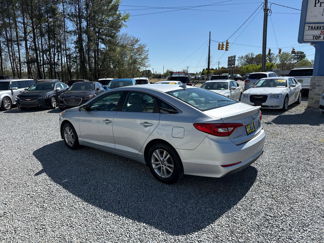 Used 2017 Hyundai Sonata SE image 3