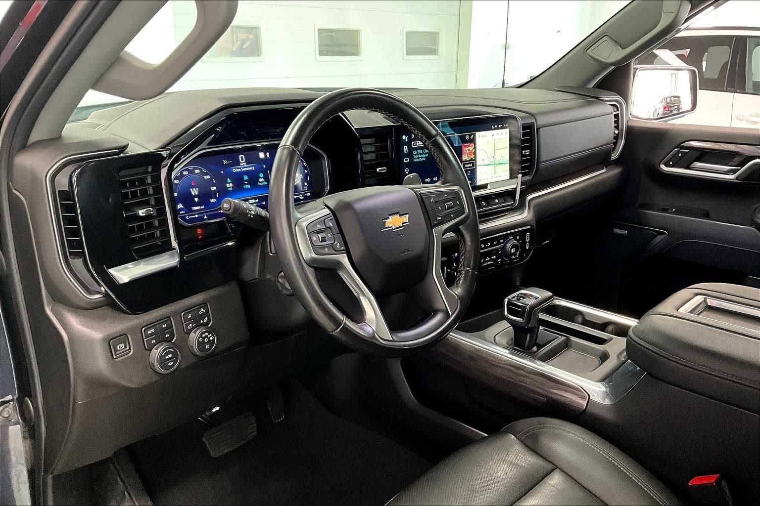 Used 2022 Chevrolet Silverado 1500 LTZ w/ LTZ Convenience Package II image 2